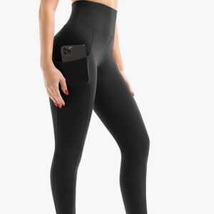 High-Waisted Black Leggings with Pocket